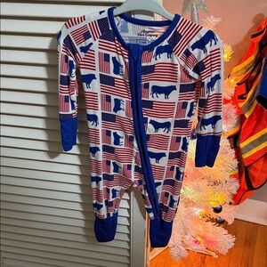 PatPat Blue and Red Flag Print Kids Footie